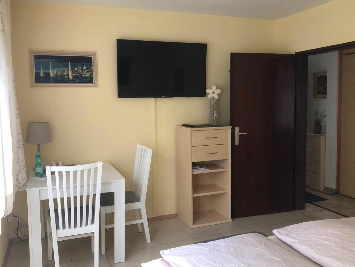 Ferienwohnung Appartement In Rheinbrohl Екстериор снимка