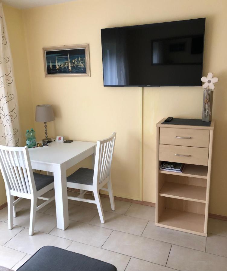 Ferienwohnung Appartement In Rheinbrohl Екстериор снимка