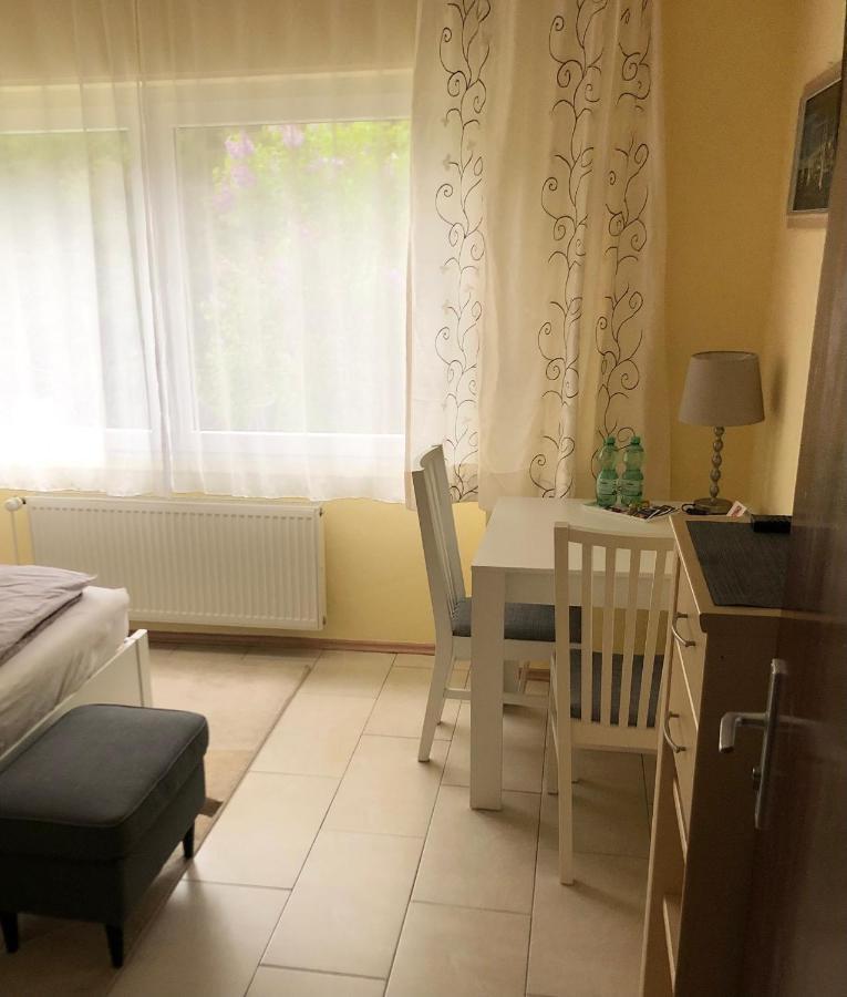 Ferienwohnung Appartement In Rheinbrohl Екстериор снимка