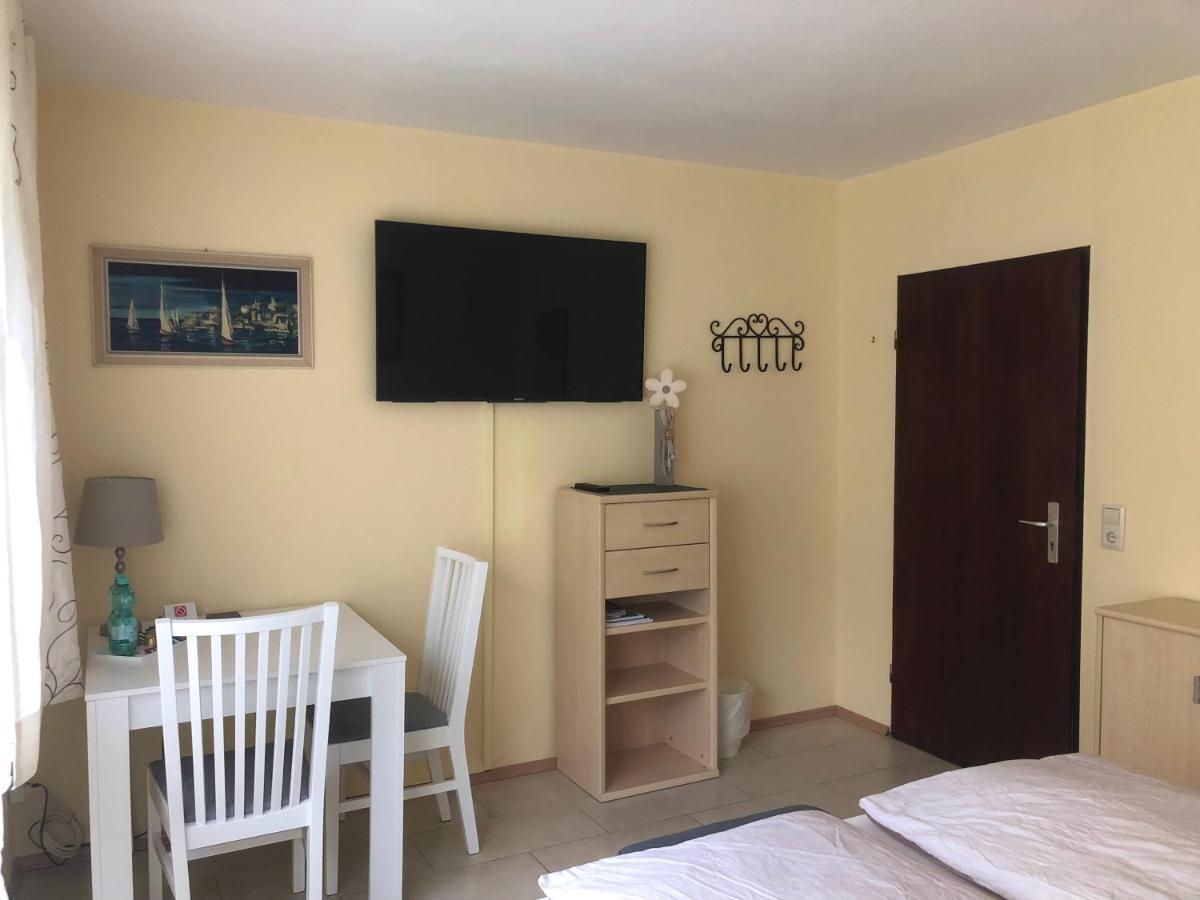 Ferienwohnung Appartement In Rheinbrohl Екстериор снимка