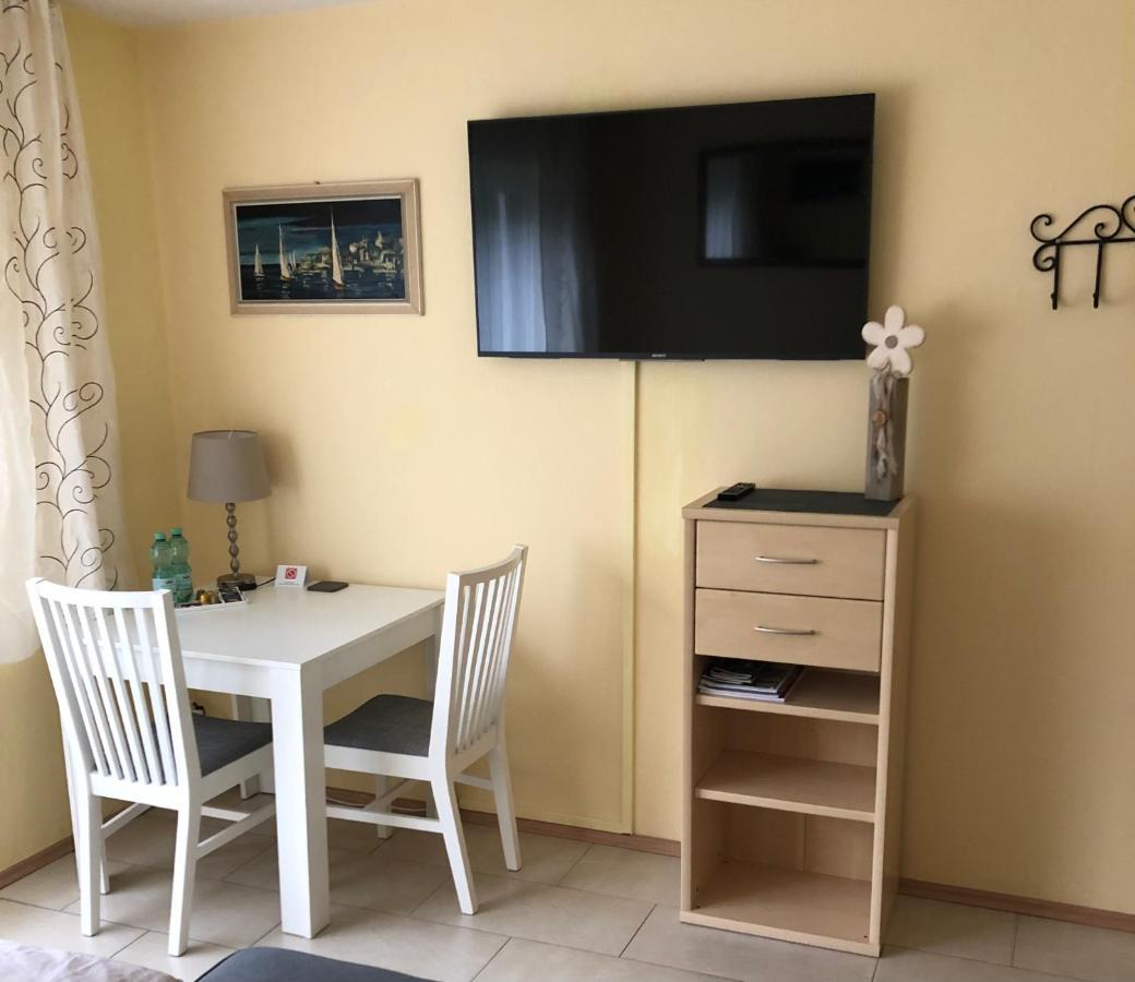 Ferienwohnung Appartement In Rheinbrohl Екстериор снимка
